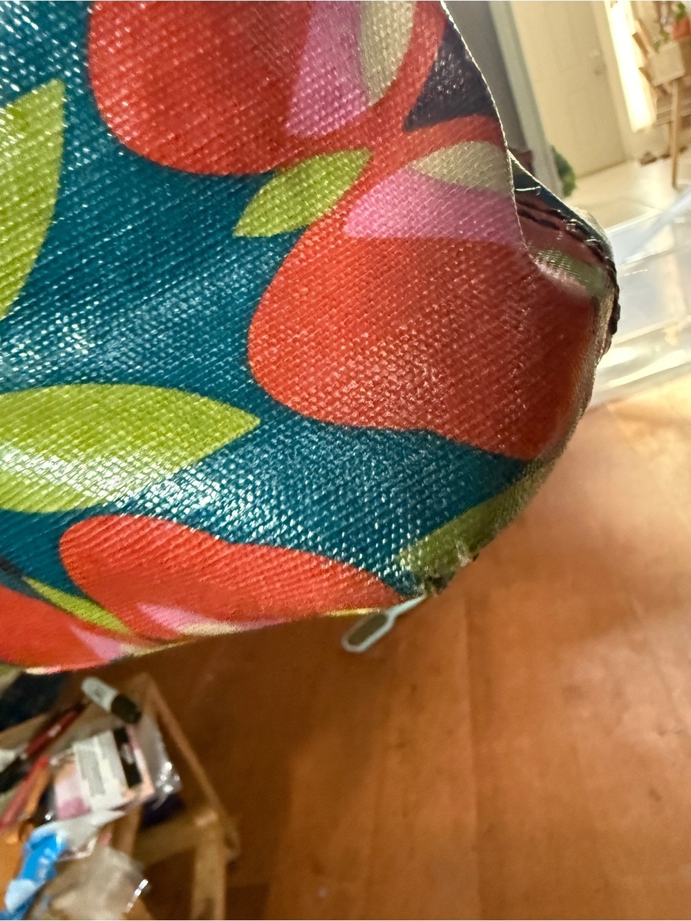 Fossil Key-Per tote bag featuring a vibrant, colorful floral pattern, guc - Picture 5 of 14